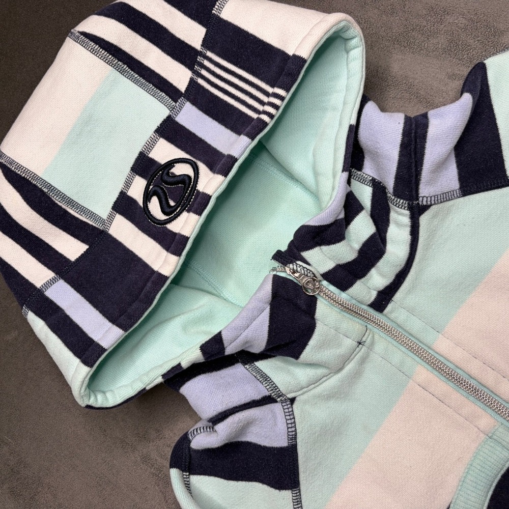 Lululemon Scuba Hoodie Women 10 Mint Navy Striped Full Zip Fleece Thumbholes